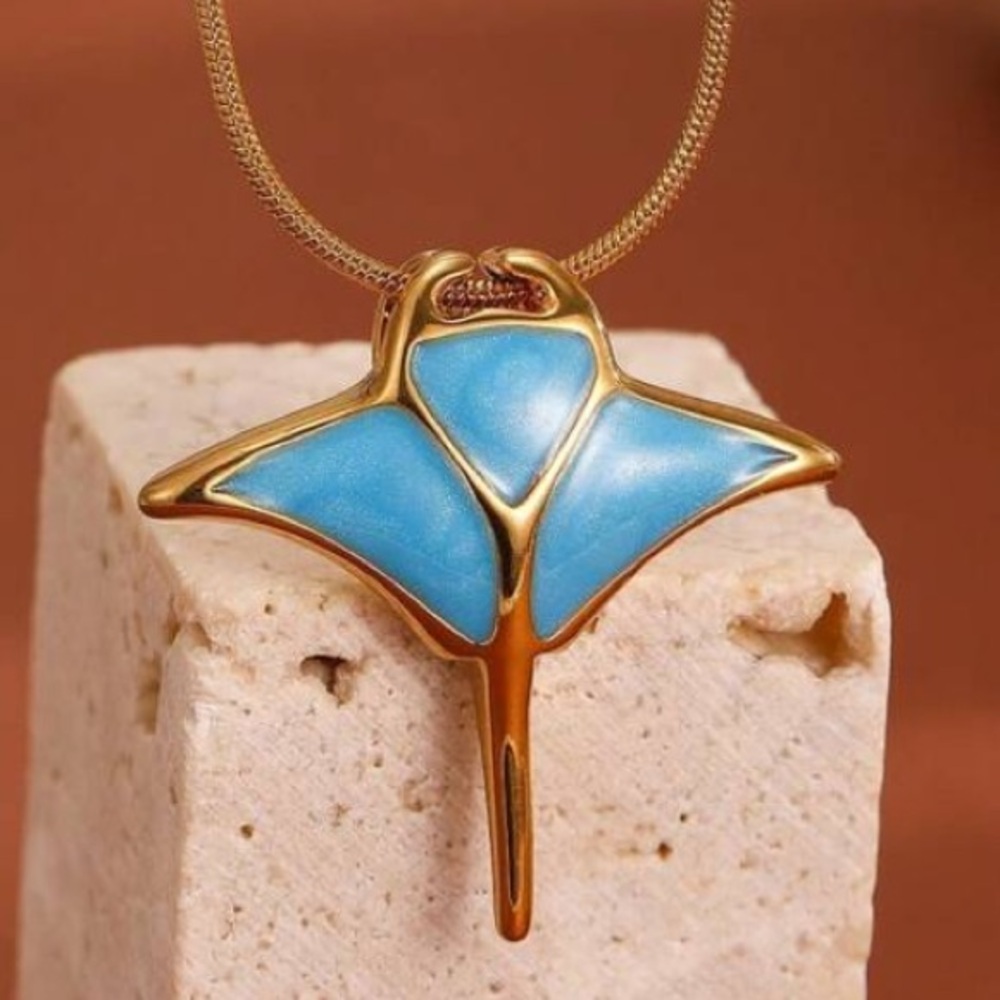 Manta Ray Gold Necklace
